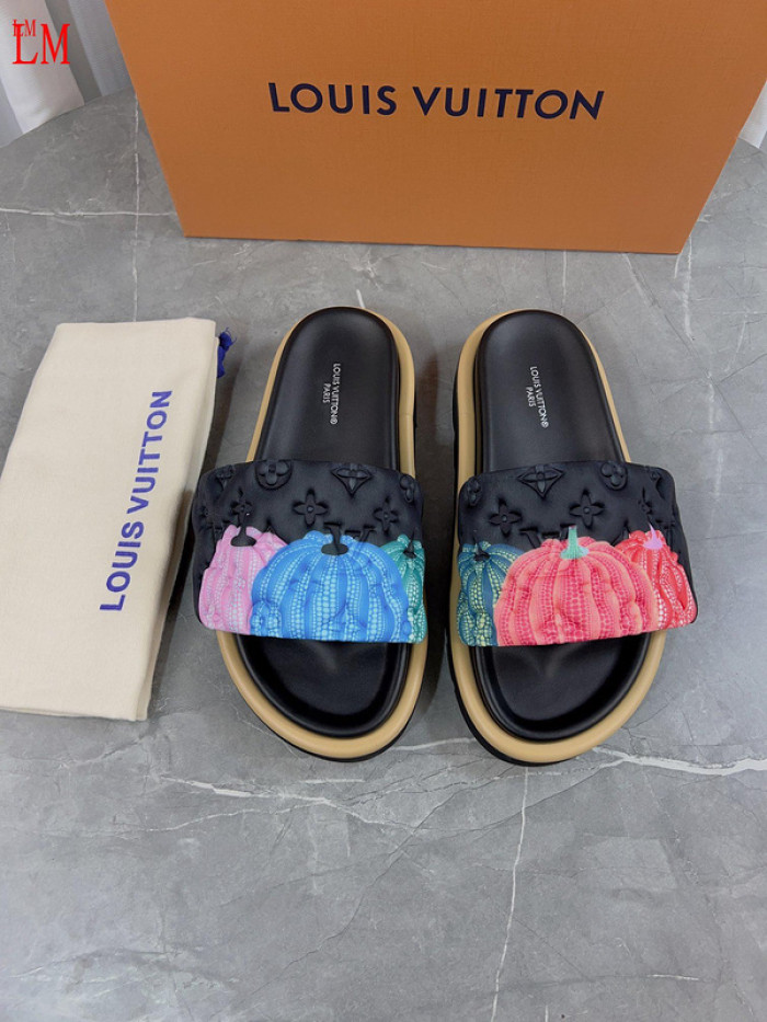 LV SANDALS