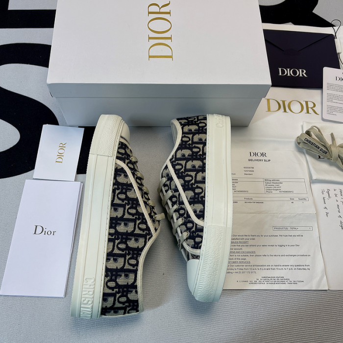 Dior Walk