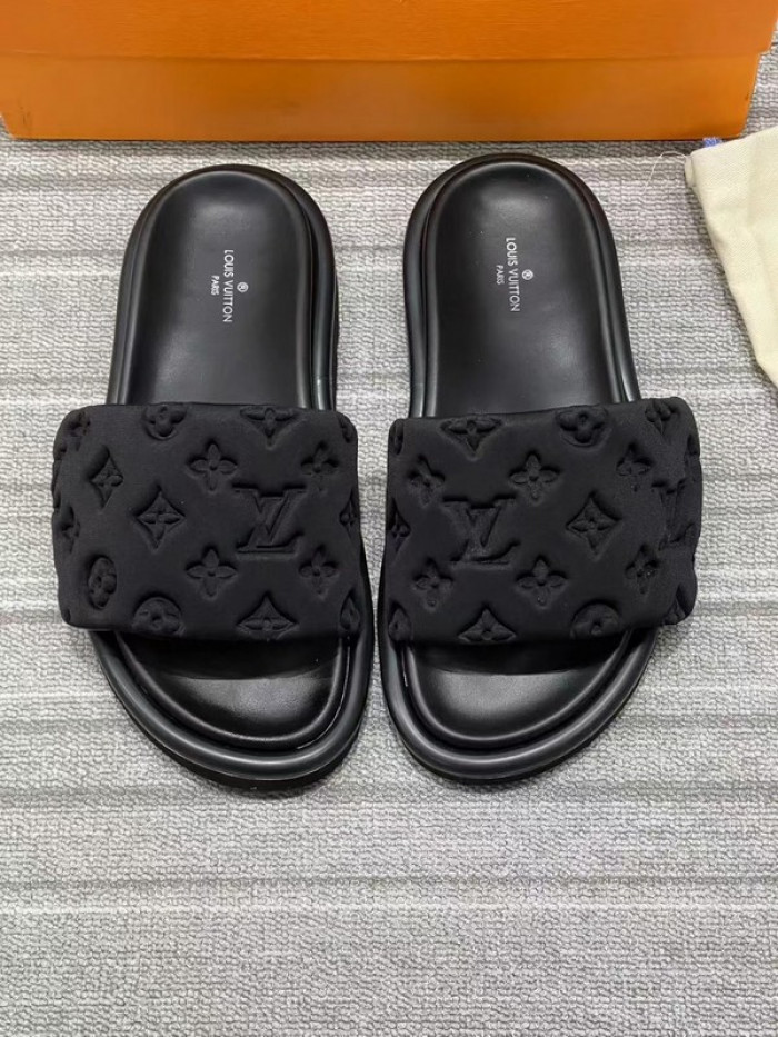 LV SANDALS