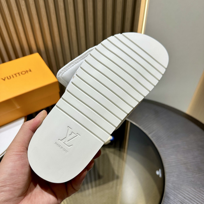 LV SANDALS