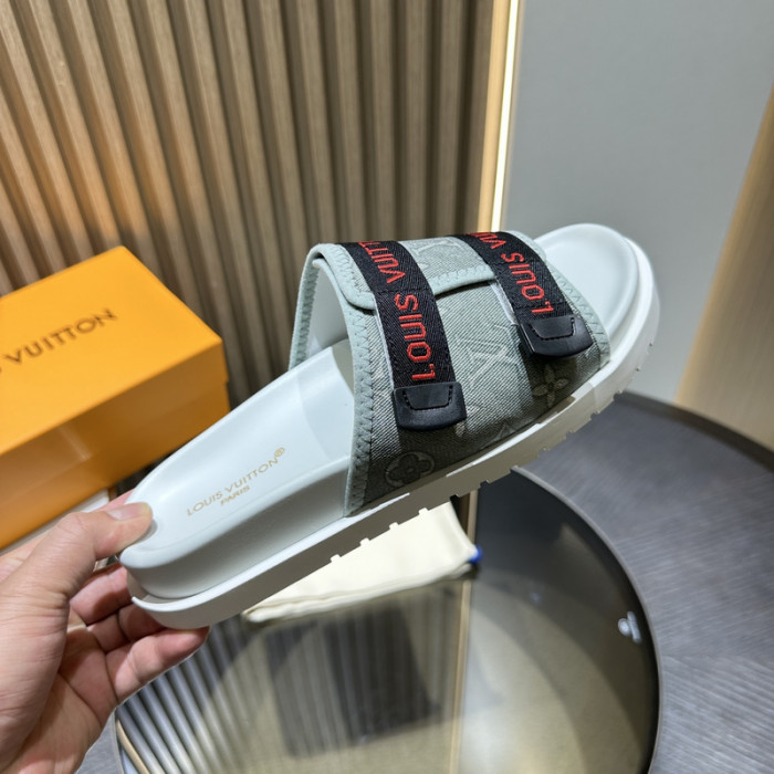 LV SANDALS