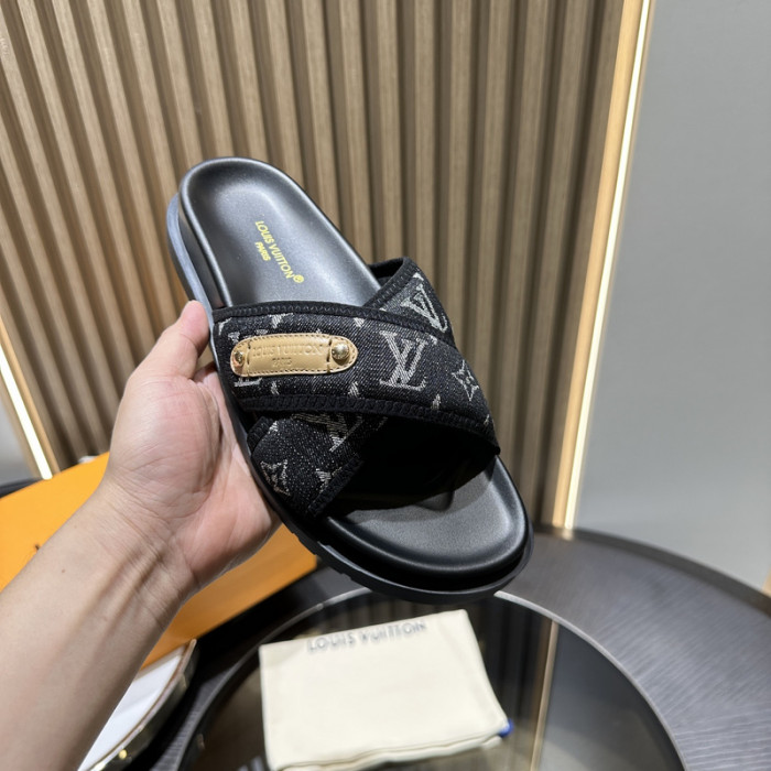 LV SANDALS