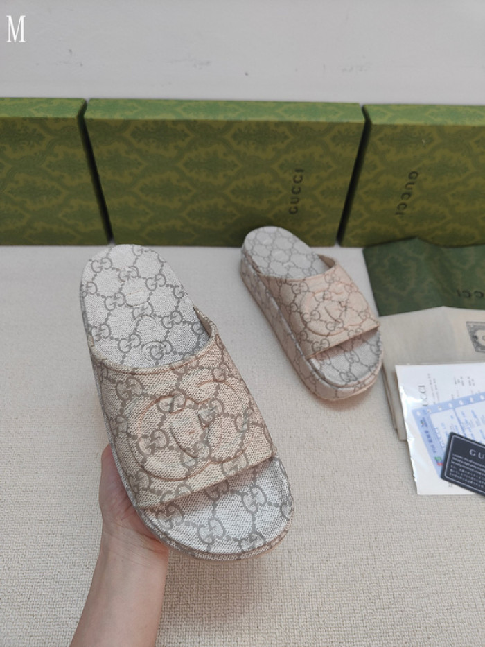 GUCC SANDALS