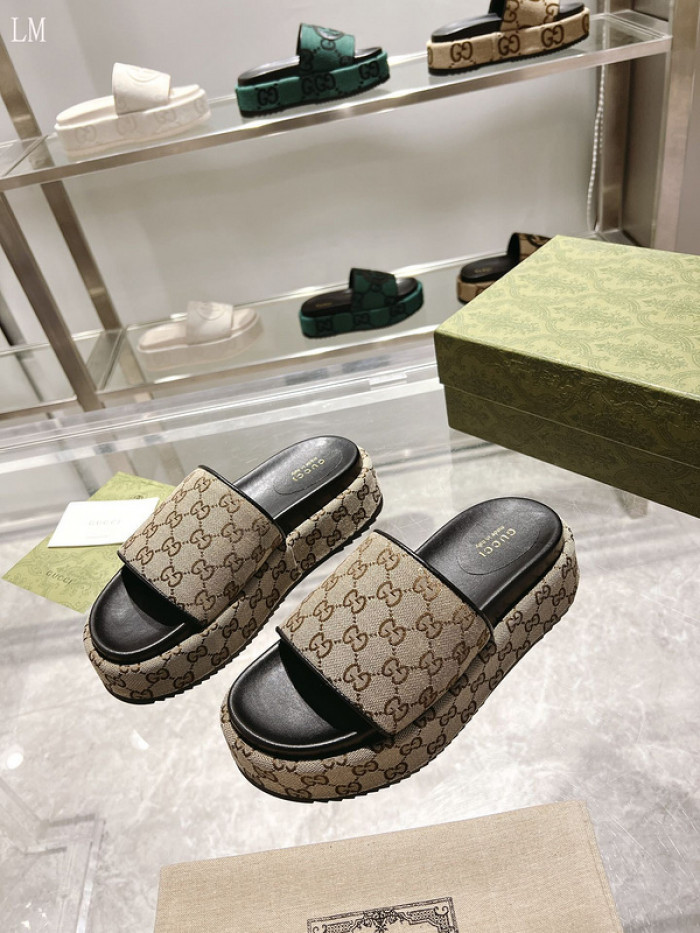 GUCC SANDALS