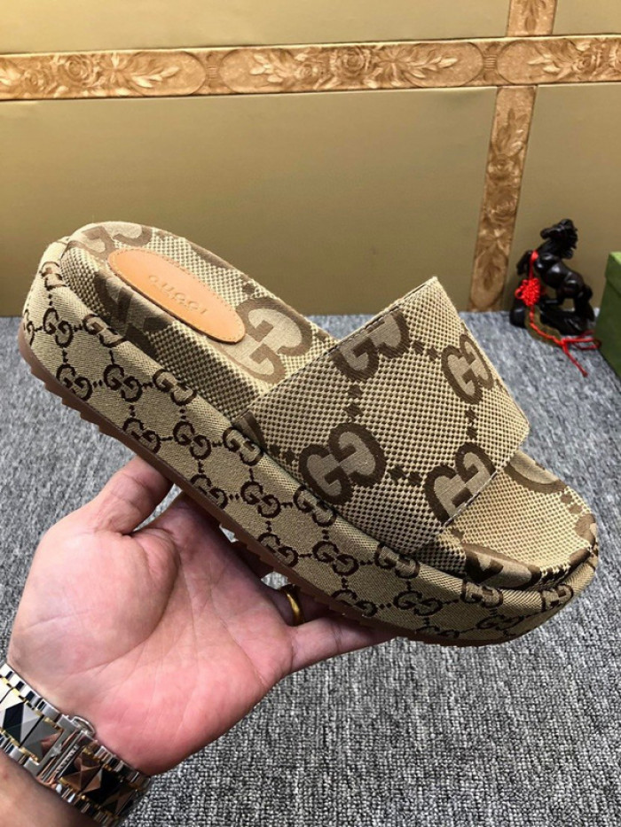 GUCC SANDALS