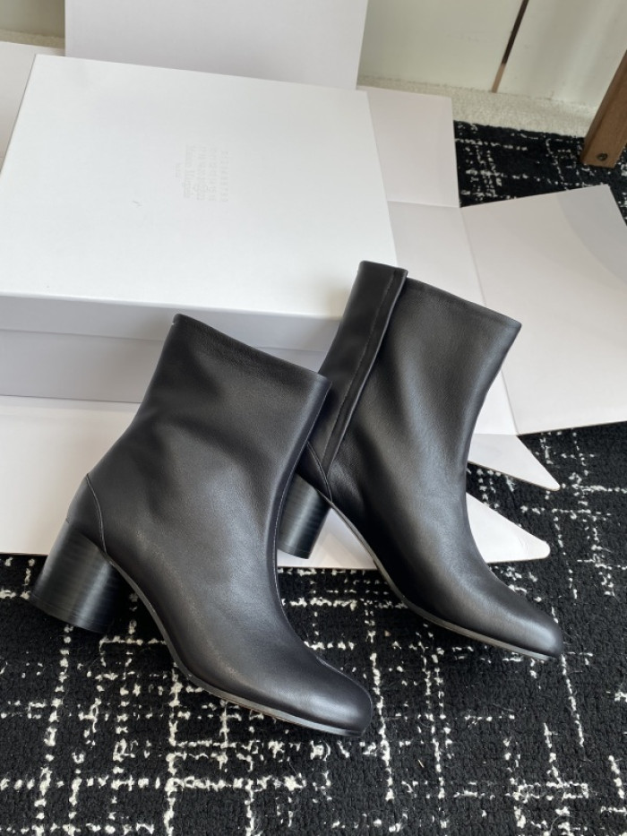 ma*s*n Ma*i*la tabi shoes