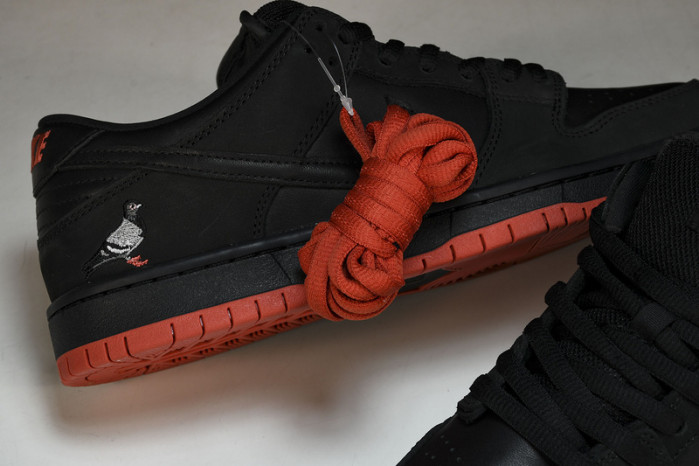 nike sb dunk low black pigeon 883232-008