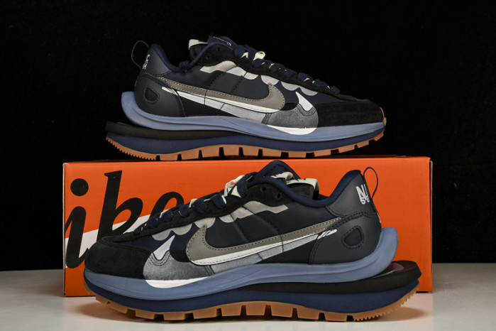 nike vaporwaffle sacai dark blue dd1875-700
