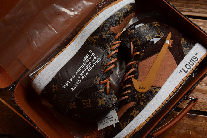 air jordan 1 o-w -louiv aq0818-158 (with case)