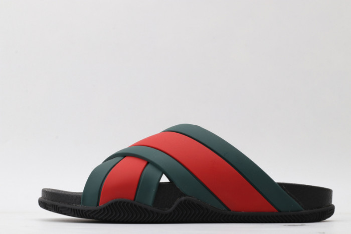 G*u*i sandals