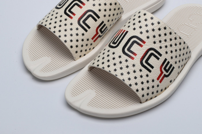 G*u*i sandals