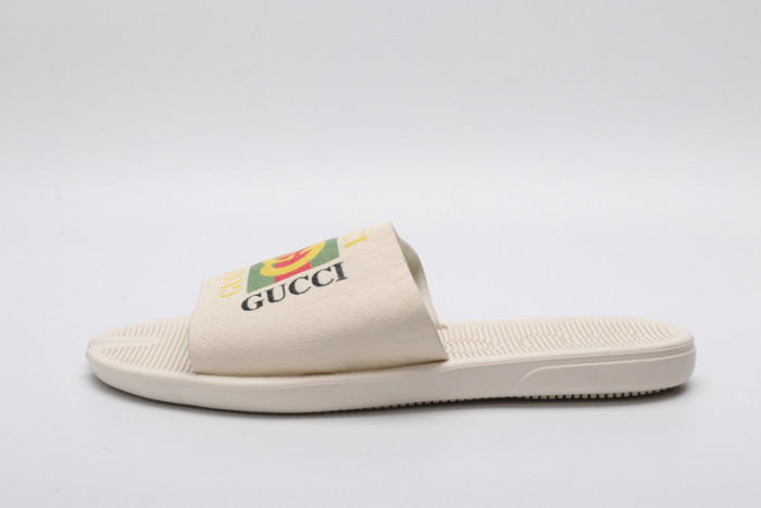 G*u*i sandals