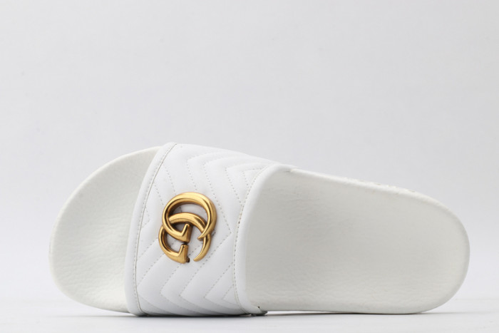 G*u*i sandals