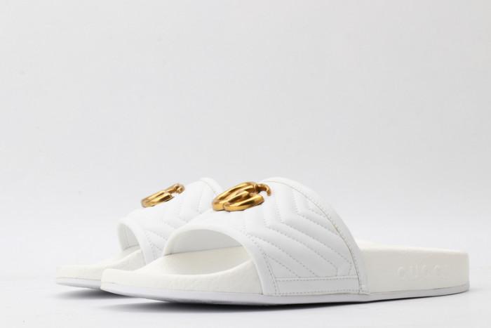 G*u*i sandals
