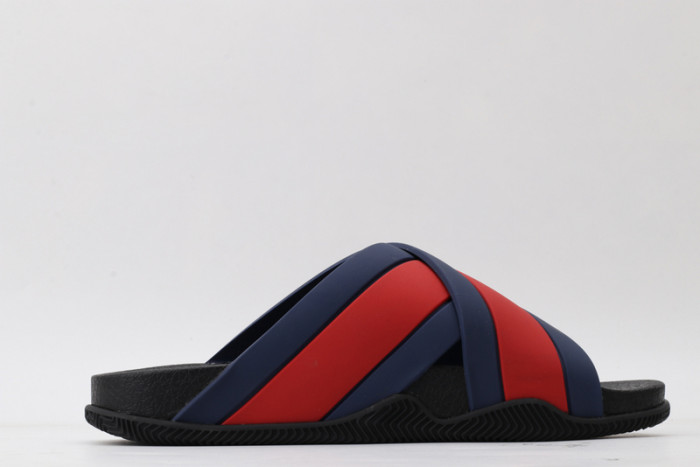 G*u*i sandals