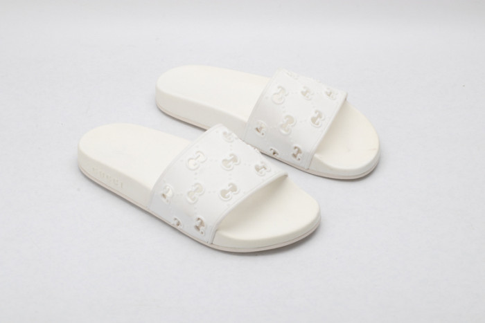 G*u*i sandals